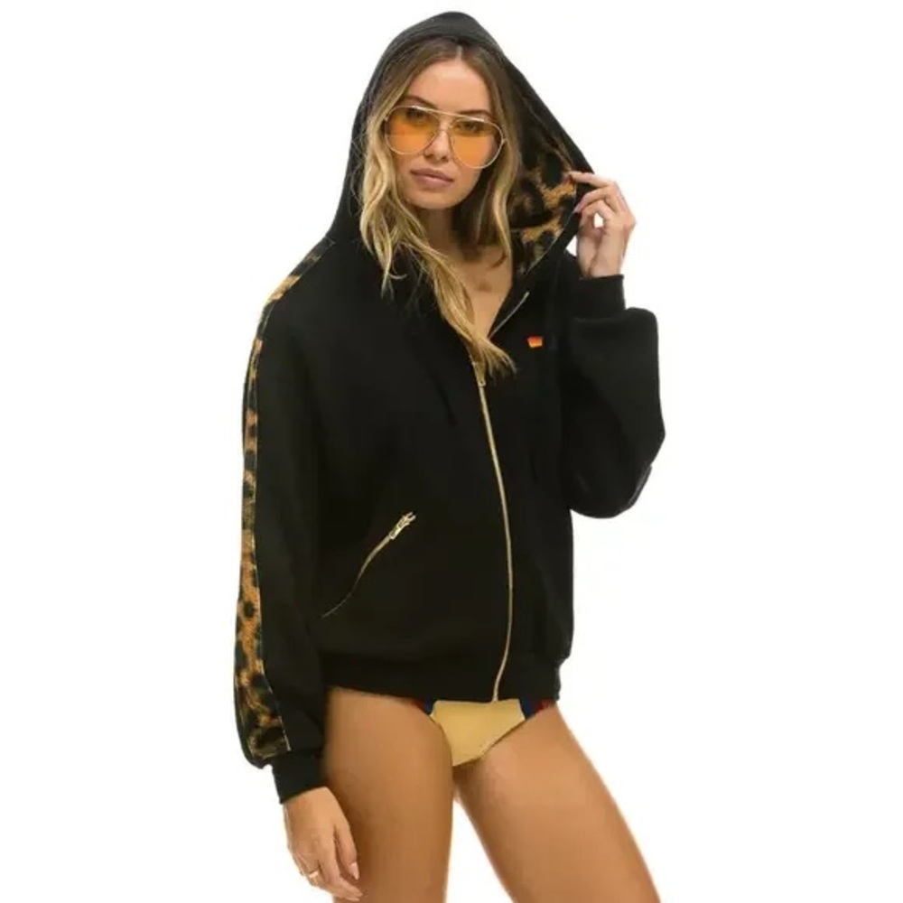 Luxurious Aviator Nation leopard/cheetah velvet striped hoodie. Size L.